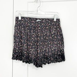 Anthropologie Kimchi Blue Medium Black Floral Lace Shorts with Pockets